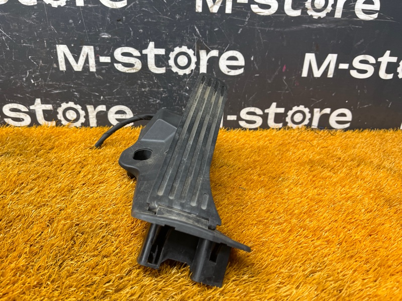 педаль газа, 1000 рублей, Красноярск