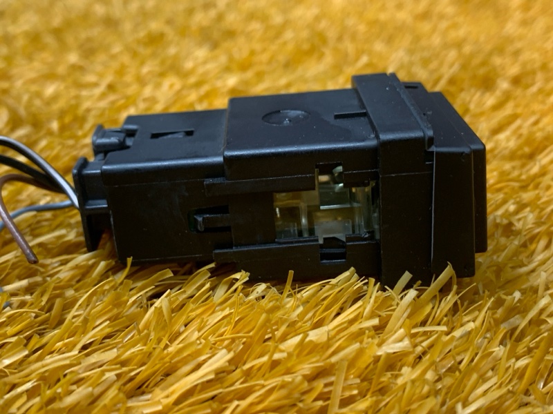 Кнопка подогрева сидений, 300 рублей, Красноярск