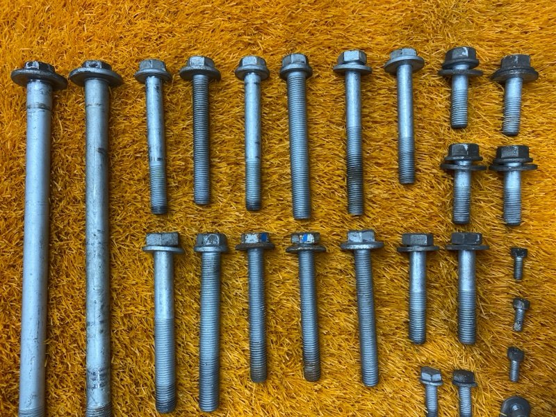 Болты и гайки задней подвески, 1000 рублей, Красноярск