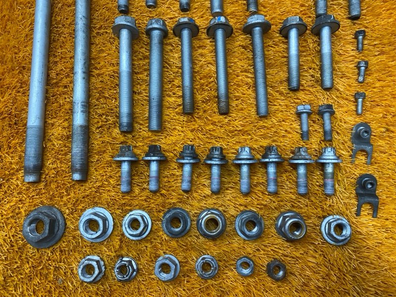 Болты и гайки задней подвески, 1000 рублей, Красноярск