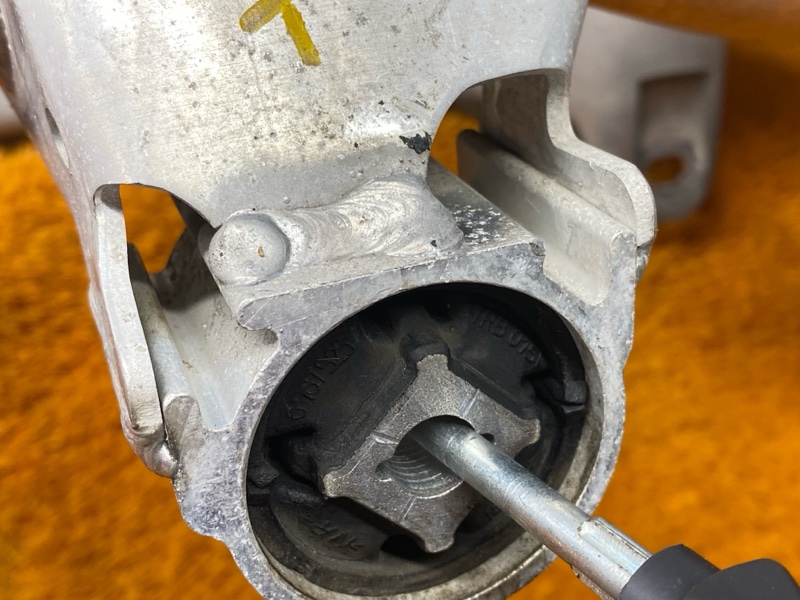 Балка поперечная (подрамник), 1000 рублей, Красноярск