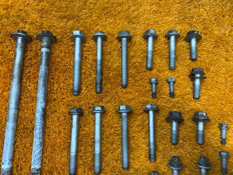 Болты и гайки задней подвески, 1000 рублей, Красноярск