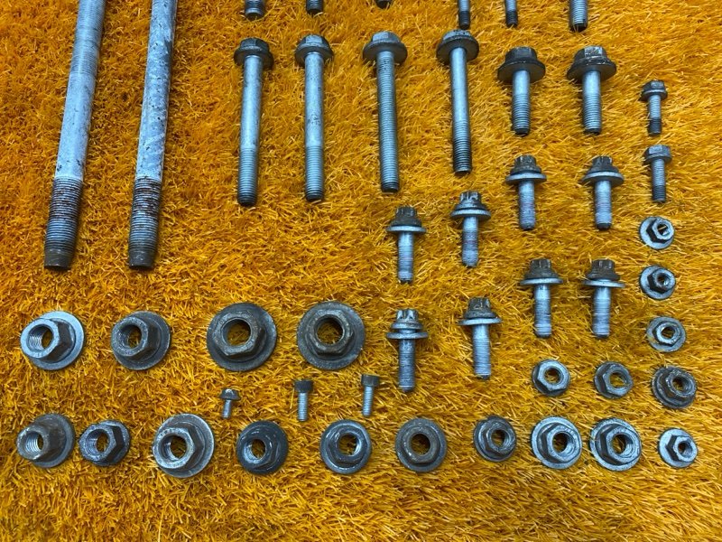 Болты и гайки задней подвески, 1000 рублей, Красноярск