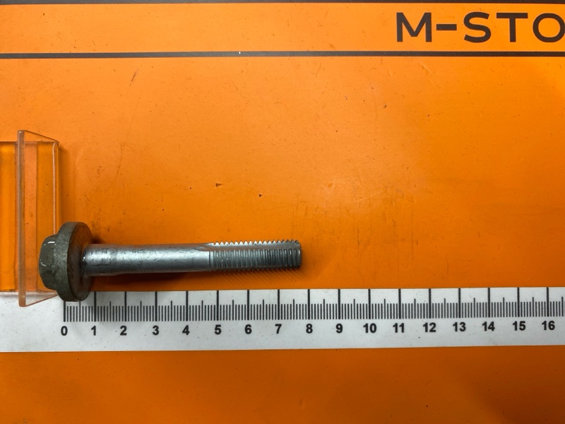 Болт развальный, 1000 рублей, Красноярск