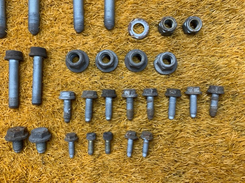 Болты и гайки задней подвески, 800 рублей, Красноярск