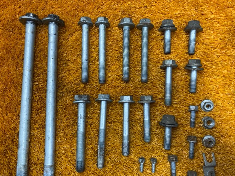 Болты и гайки задней подвески, 1000 рублей, Красноярск