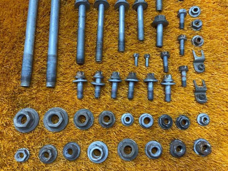 Болты и гайки задней подвески, 1000 рублей, Красноярск