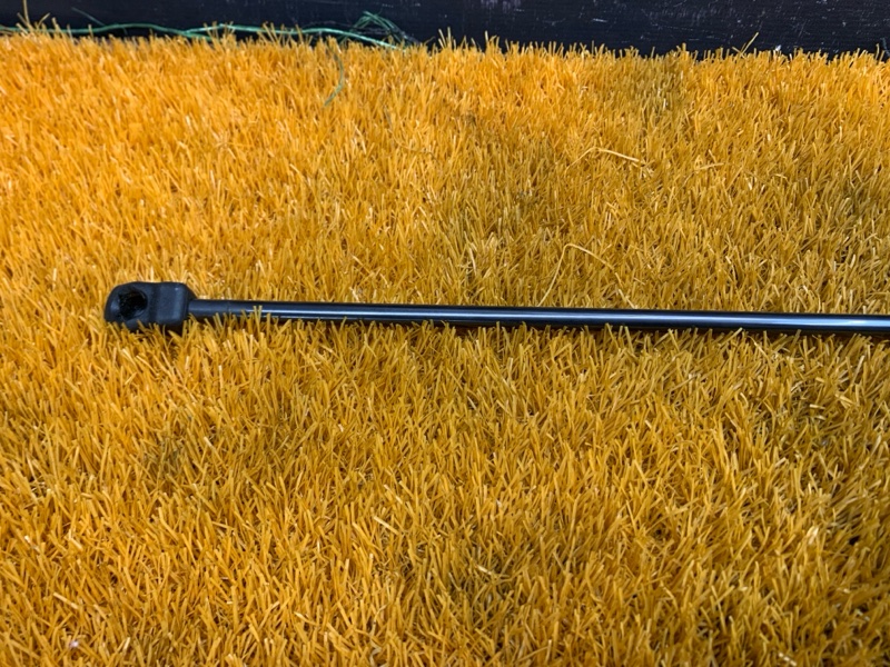 амортизатор капота, 850 рублей, Красноярск