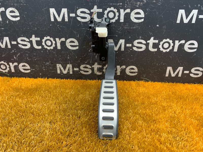 педаль газа, 800 рублей, Красноярск