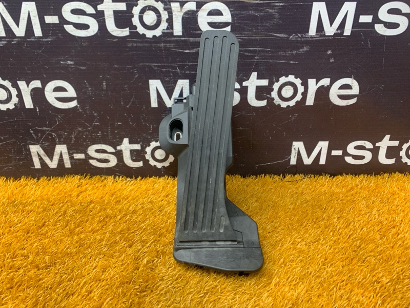 педаль газа, 1000 рублей, Красноярск