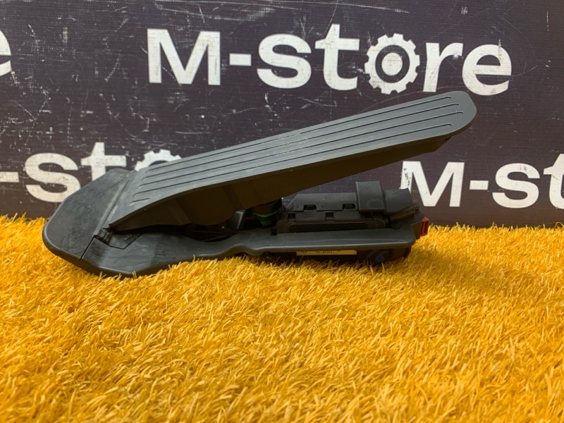 педаль газа, 1000 рублей, Красноярск