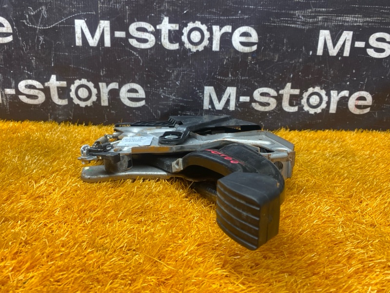 Педаль стояночного тормоза, 1000 рублей, Красноярск