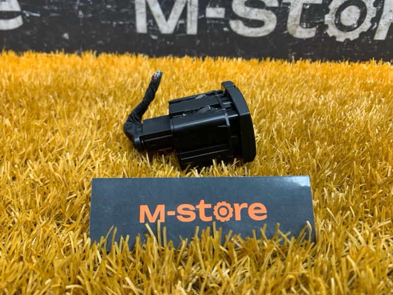 Кнопка открывания бардачка, 300 рублей, Красноярск