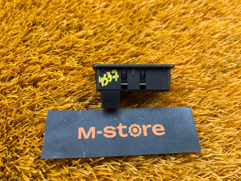 кнопка закрывания багажника, 2000 рублей, Красноярск