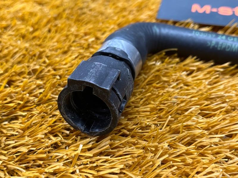 Патрубок системы охлаждения, 1000 рублей, Красноярск