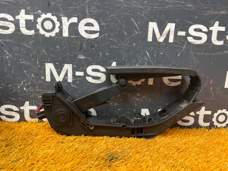 педаль газа, 1000 рублей, Красноярск