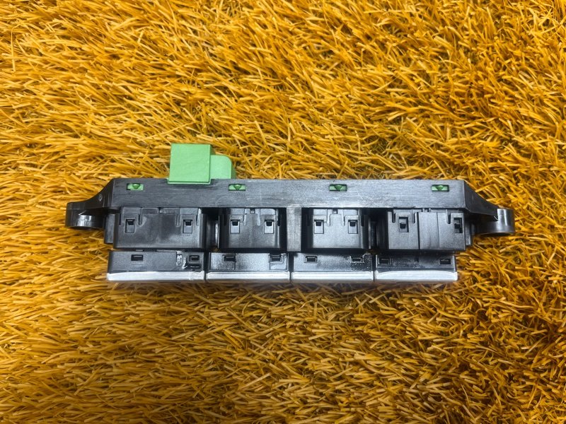 кнопка памяти сидений, 1500 рублей, Красноярск