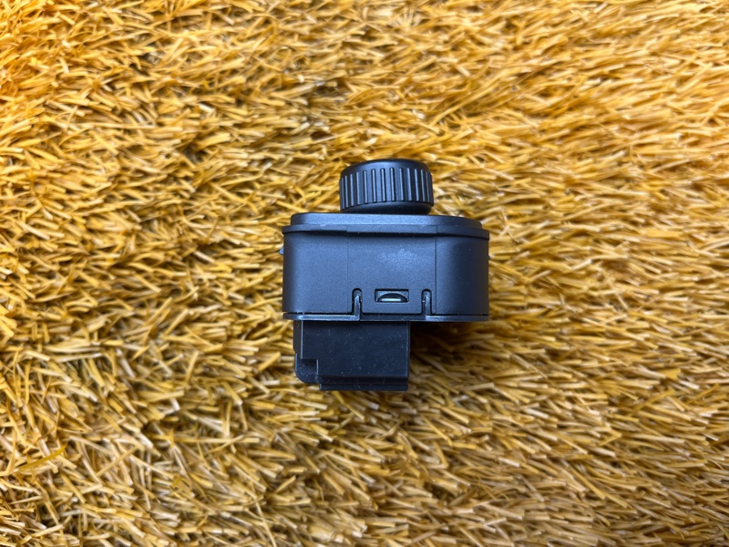 Кнопка регулировки зеркал, 500 рублей, Красноярск