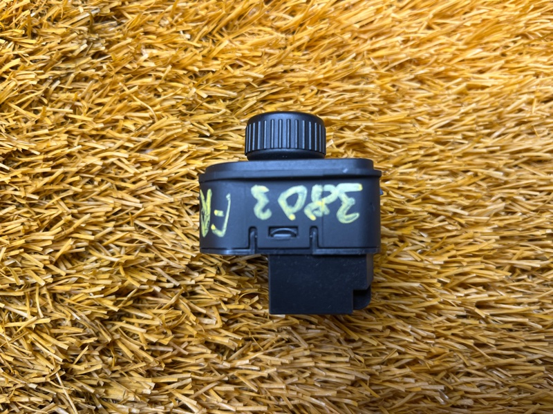 Кнопка регулировки зеркал, 500 рублей, Красноярск