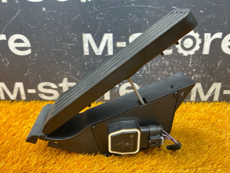 педаль газа, 1000 рублей, Красноярск