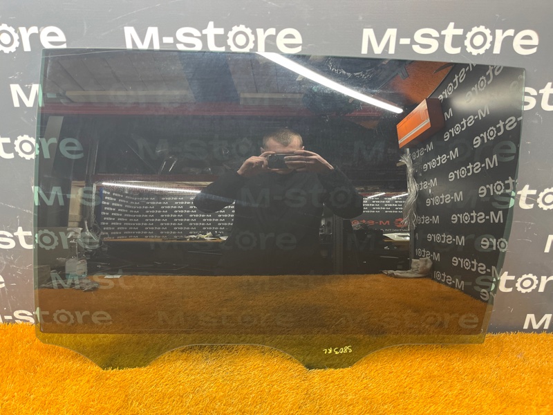 Стекло боковое, 1900 рублей, Красноярск