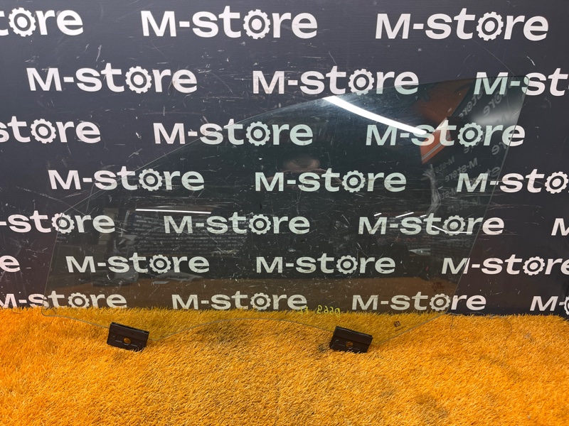 Стекло боковое, 7500 рублей, Красноярск