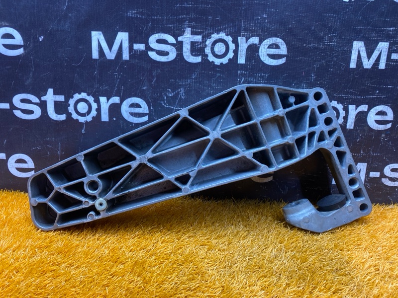 Кронштейн КПП, 500 рублей, Красноярск