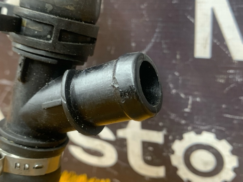 Патрубок радиатора нижний, 3000 рублей, Красноярск