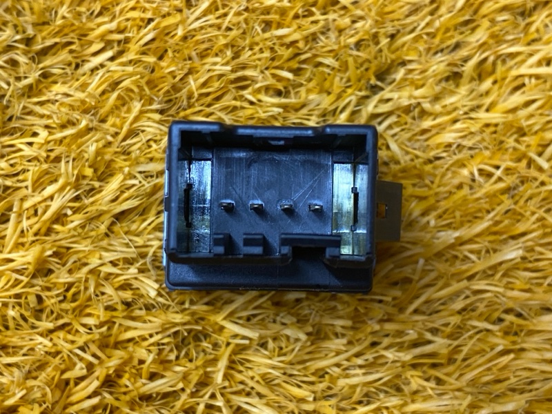 Кнопка подогрева сидений, 300 рублей, Красноярск