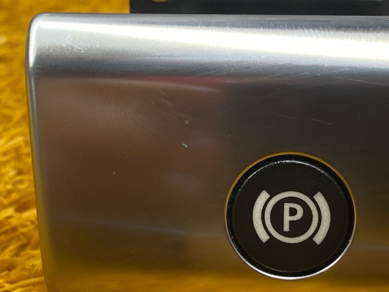 Кнопка стояночного тормоза, 1000 рублей, Красноярск