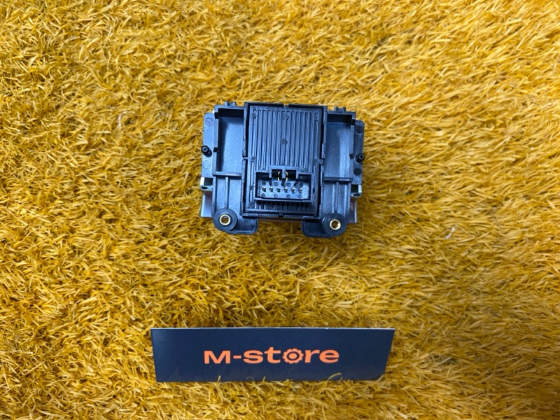 Кнопка стояночного тормоза, 1000 рублей, Красноярск