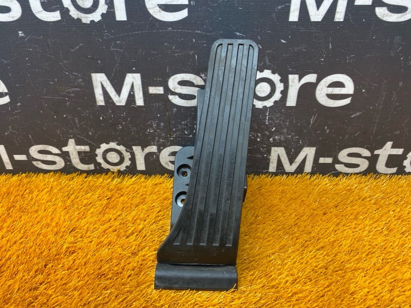 педаль газа, 1000 рублей, Красноярск