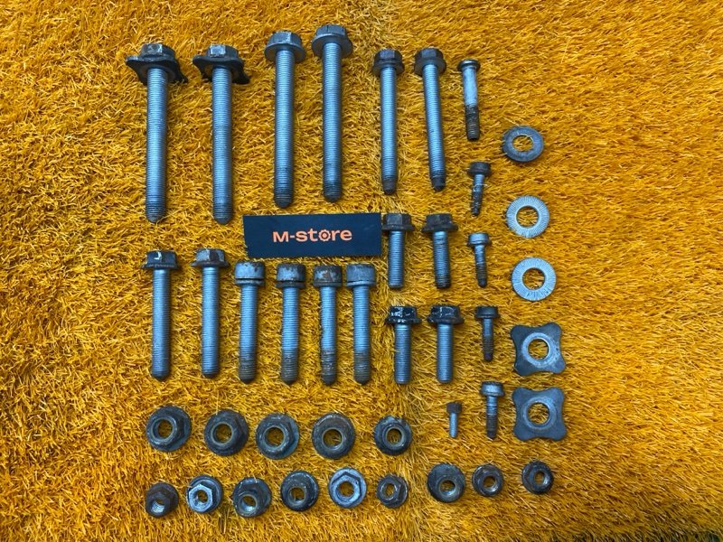 Болты и гайки задней подвески, 1000 рублей, Красноярск