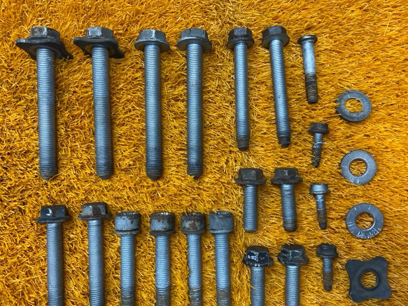 Болты и гайки задней подвески, 1000 рублей, Красноярск