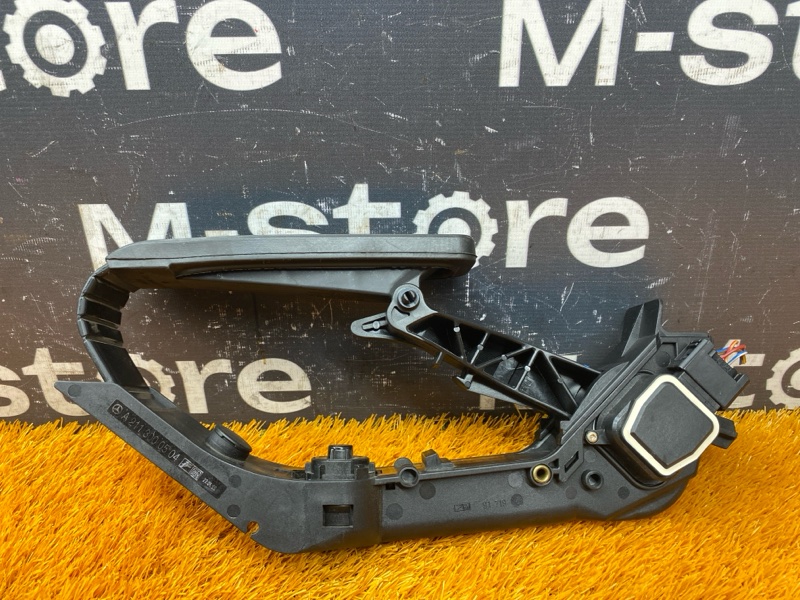 педаль газа, 1000 рублей, Красноярск