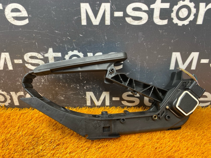 педаль газа, 1800 рублей, Красноярск