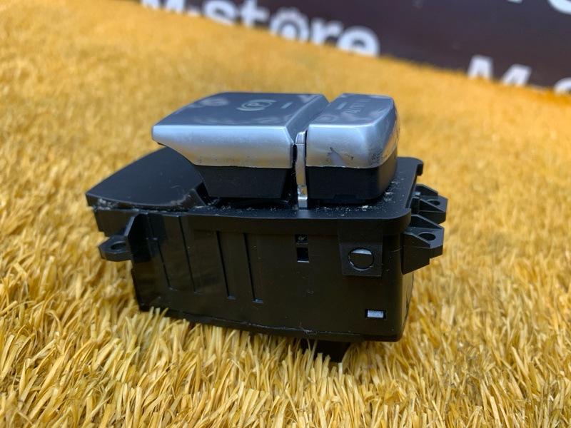 Кнопка стояночного тормоза, 500 рублей, Красноярск