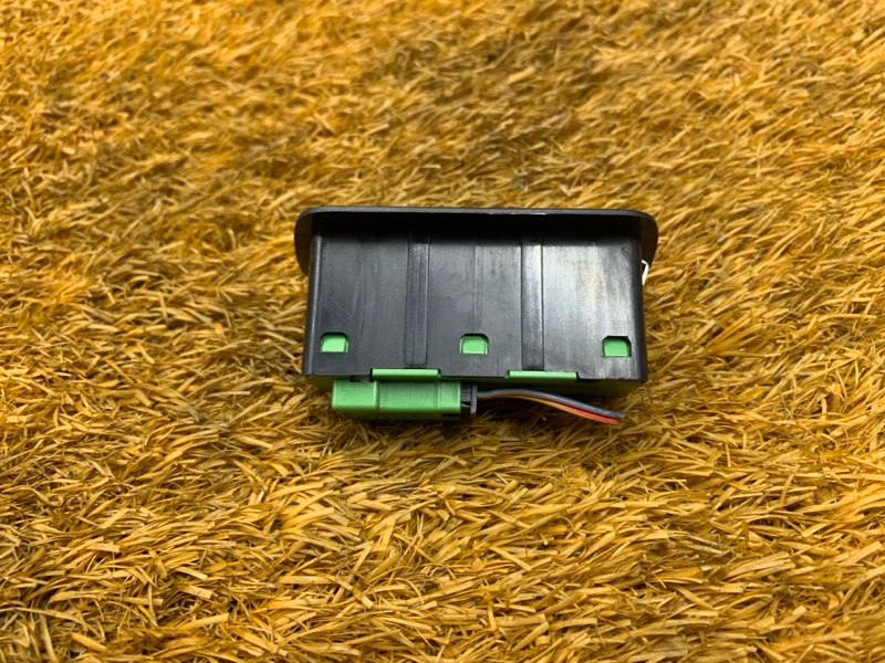 Кнопка центрального замка, 500 рублей, Красноярск