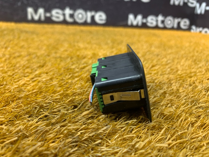 Кнопка центрального замка, 500 рублей, Красноярск