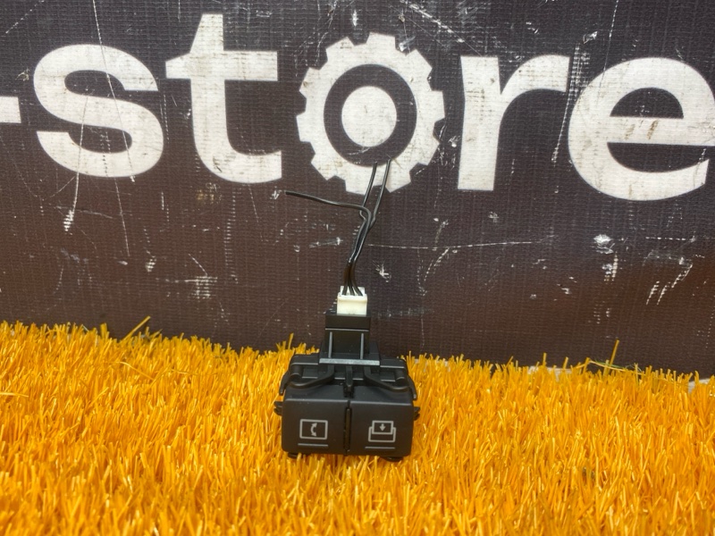 Кнопка управления дисплеем, 500 рублей, Красноярск