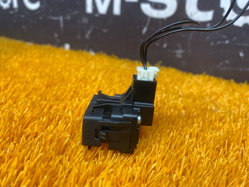 Кнопка управления дисплеем, 500 рублей, Красноярск