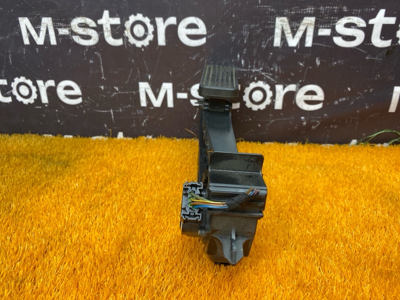 педаль газа, 1800 рублей, Красноярск