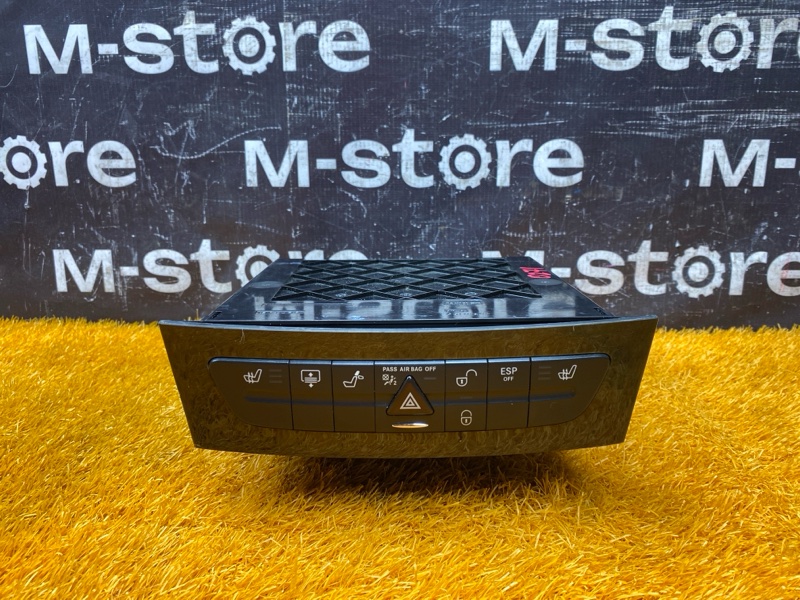 Блок кнопок (подогрев сидений), 2000 рублей, Красноярск