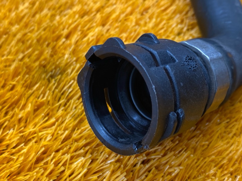 Патрубок системы охлаждения, 1000 рублей, Красноярск