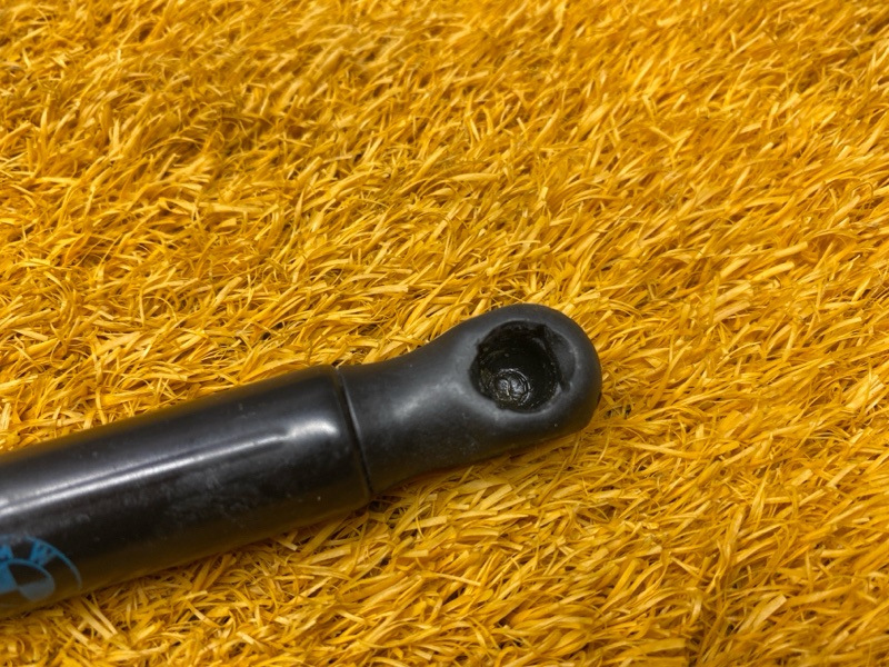 амортизатор капота, 500 рублей, Красноярск