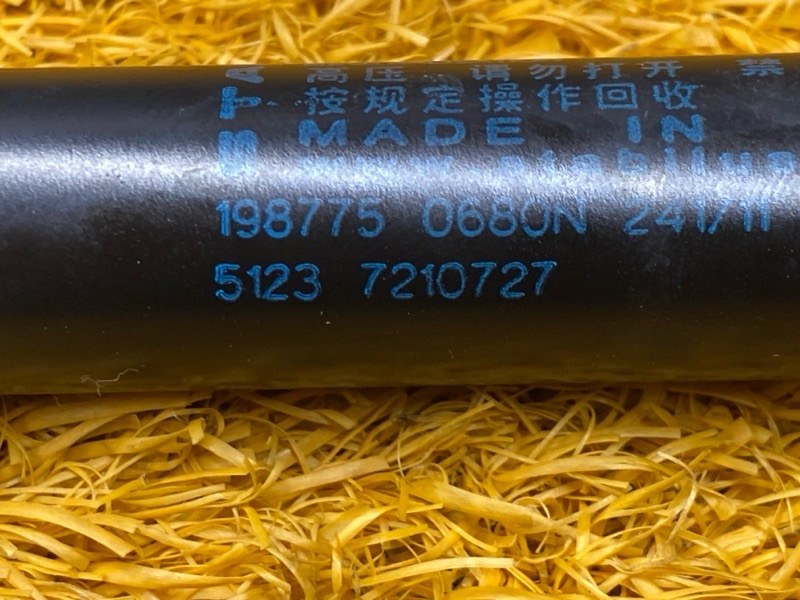 амортизатор капота, 500 рублей, Красноярск