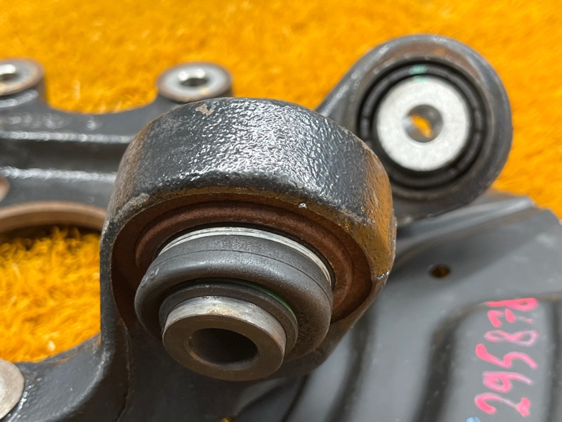 кулак поворотный, 2000 рублей, Красноярск