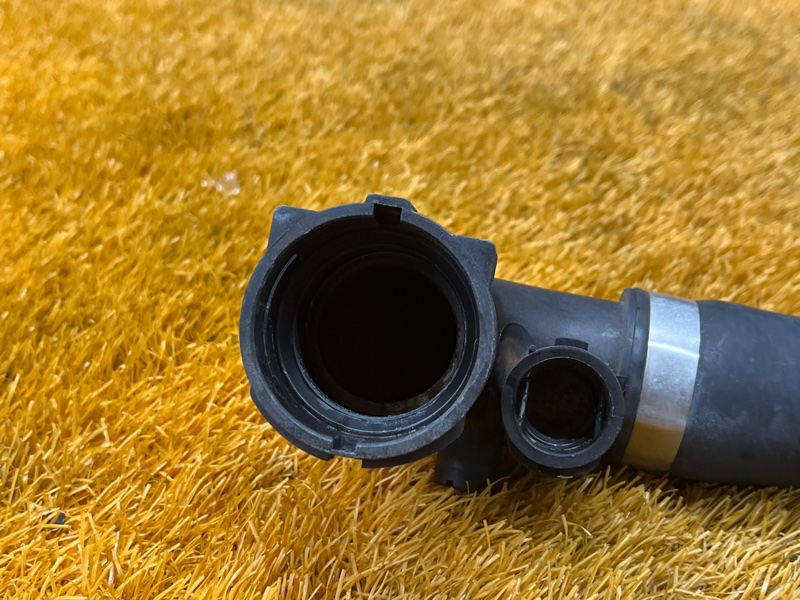 Патрубок радиатора верхний, 3000 рублей, Красноярск