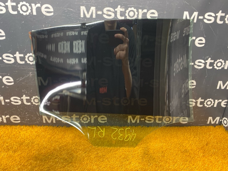 Стекло боковое, 1000 рублей, Красноярск