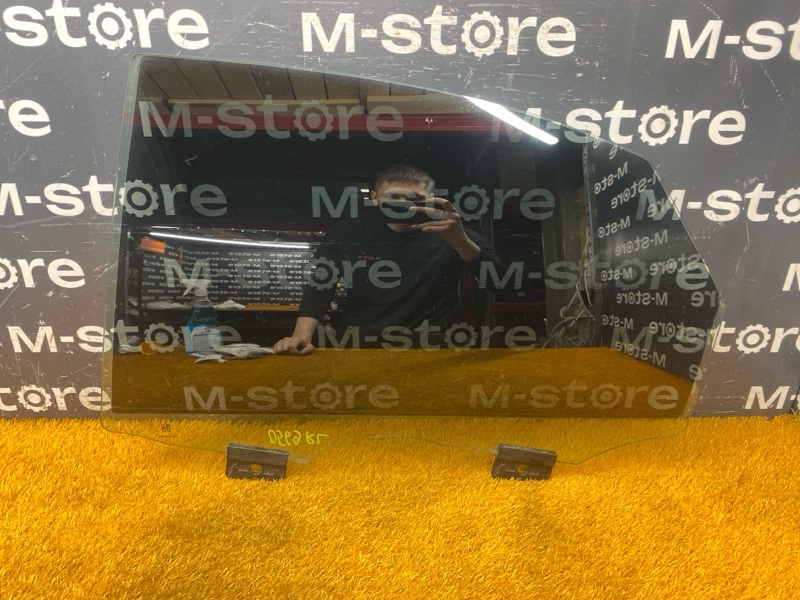 Стекло боковое, 6000 рублей, Красноярск